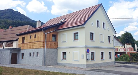 Občinska stavba po prenovi 1